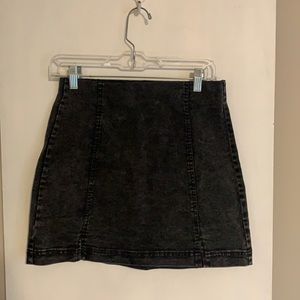 BLACK MINI SKIRT